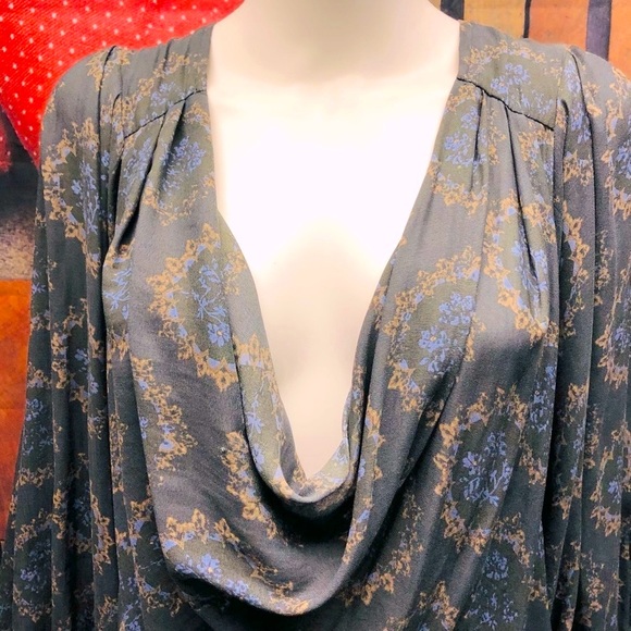 “FREE PEOPLE Drastic DEEP V NECK BLOUSE - Picture 4 of 16